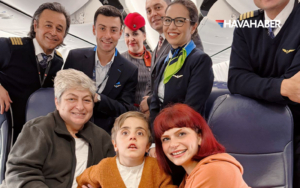 Ankara’ya tedavi için seyahat eden epilepsi hastası Özgür Deniz, AJet uçuş ekibinin sıcak ilgisiyle unutulmaz bir yolculuk yaşadı_