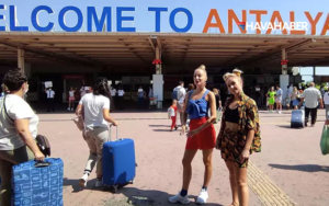 Çukurova Havalimanı'na ilk seferi THY uçağı yaptı - 1