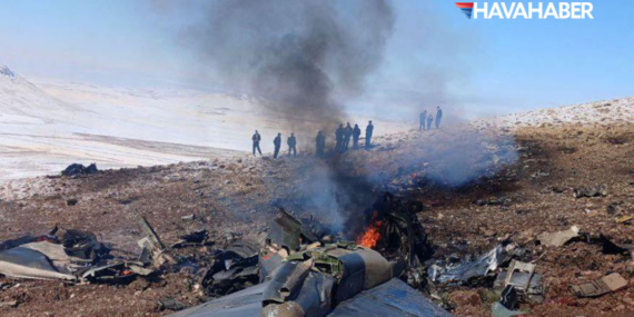 İran’da F-4 Phantom Savaş Uçağı Düştü: Pilotlar Mucizevi Şekilde Kurtuldu!