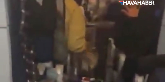 United’in Lagos-Washington seferini yapan Boeing 787-8 Dreamliner uçağında şiddetli türbülans: Yaralılar var