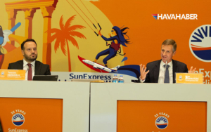 SunExpress-CEO’su-Max-Kownatzki-ve-SunExpress-CEO-Yardımcısı-Tuncay-Eminoğlu’