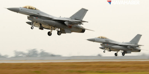 Güney Kore’de Tatbikat Kazası: KF-16 Savaş Uçağı Yerleşim Yerini Bombaladı, 7 Yaralı