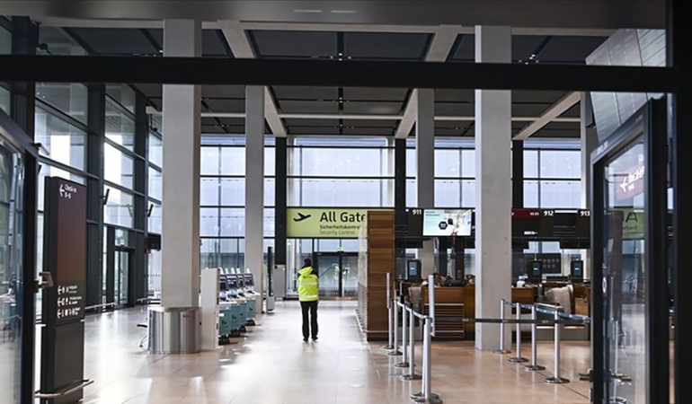 Almanya’da Havalimanı Eylemcilerine Hapis Talebi!