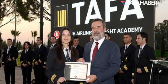 Türk Hava Yolları Uçuş Akademisi, 122. filosunu uğurladı 139. filosunu karşıladı