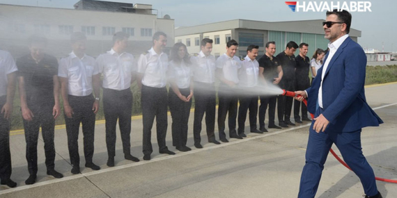 TAFA’da İlk Yalnız Uçuş Sevinci: Islatma Töreniyle Kutlandı