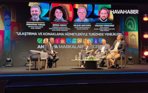 Corendon-Airlines-İnsan-Kaynaklarından-Sorumlu-Genel-Müdür-Yardımcısı-Berna-Oskay,-Antalya-Markalar-Kongresi'nde-konuştu