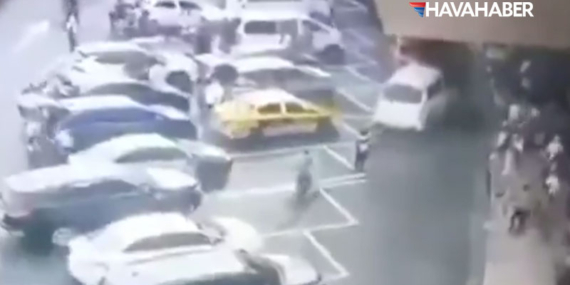 Manila Havalimanı’nda Dehşet: Araç Kalabalığa Daldı: İki ölü