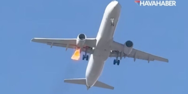 American Airlines’ın Las Vegas-Charlotte seferini yapan uçağı motor arızası nedeniyle geri döndü.
