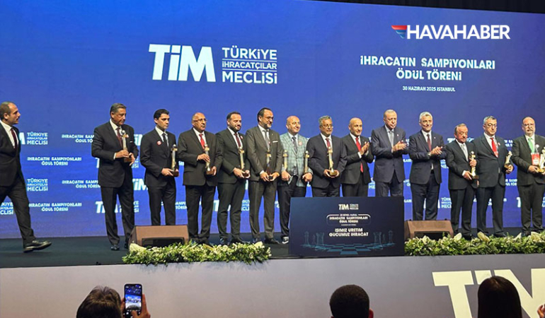 Corendon-Airlines-bir-kez-daha-ihracat-şampiyonları-arasında-
