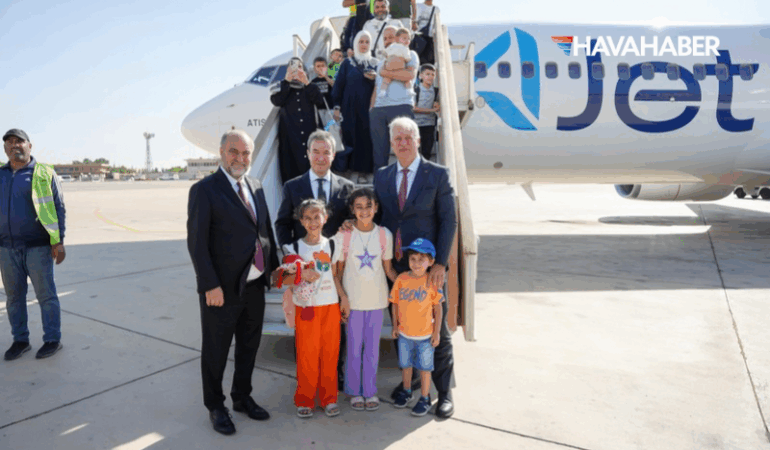 Bayraktar Akıncı’dan atılan Kemankeş 1 Hava hedeflerini tam isabetle vurdu