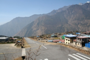 RK_0602_00825_LuklaFlugplatz