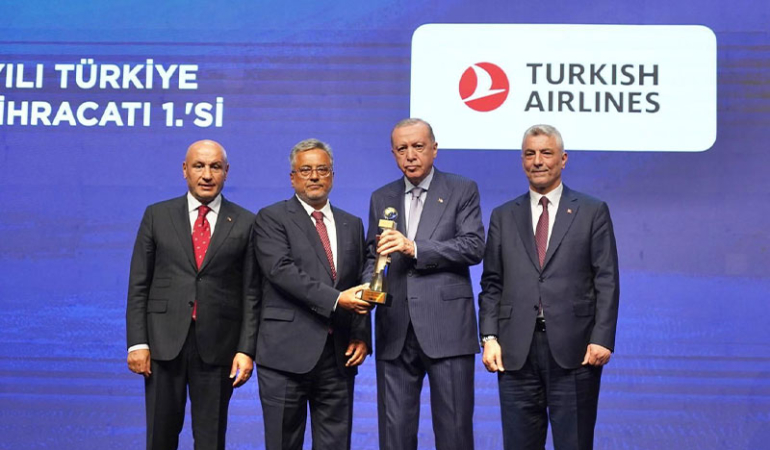 Ahmet Bolat ödülü Erdoğan’dan aldı: Ekonomimize katkı sunmaya devam edeceğiz