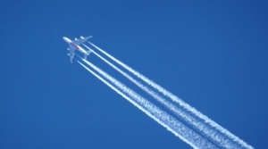 uçaklar neden beyaz iz bırakır