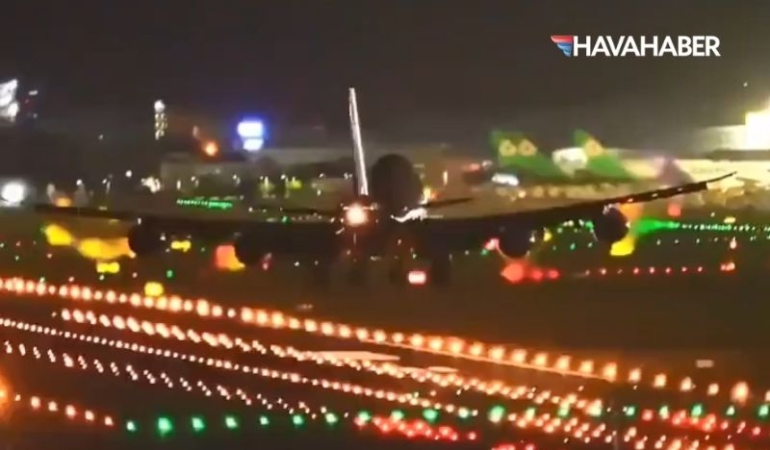 Tayvan’da korkulu anlar: Boeing 747-8F’nin motoru piste vurdu