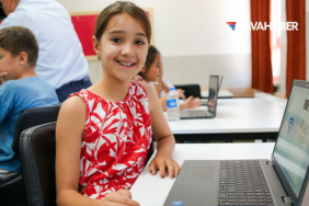 İGA'dan-Büyük-Taarruz'un-rotasında-yer-alan-köy-okullarına-destek