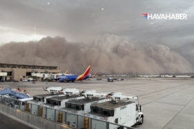 Phoenix’te Dev Toz Fırtınası Ulaşımı Felç Etti Uçuşlar İptal, Binlerce Kişi Karanlıkta