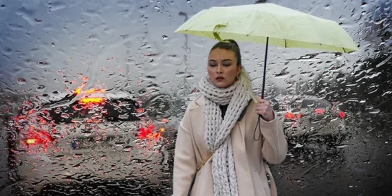 Saat verildi: İstanbul’da bu bölgelere dikkat… Meteoroloji’den uyarı üstüne uyarı! 17 il için sarı kodlu alarm verildi