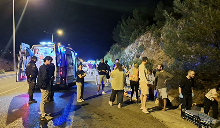 Havalimanı yolcu taşımacılığı yapan otobüs kaza yaptı: 5 Yaralı