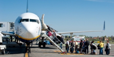 uçaklara neden soldan binilir