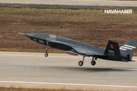 BAYRAKTAR-KIZILELMA'DAN-İLK-ATIŞTA-TAM-İSABET!