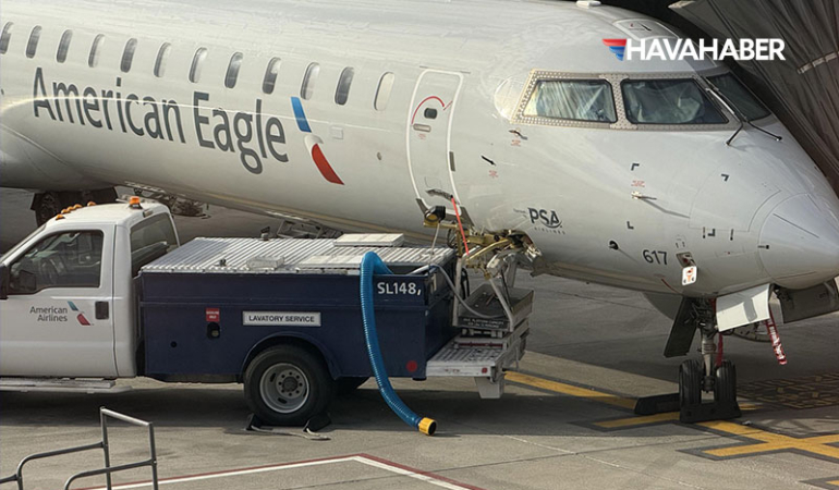 Nebraska’da apron kazası: Yolcu uçağı tuvalet hizmet aracıyla çarpıştı