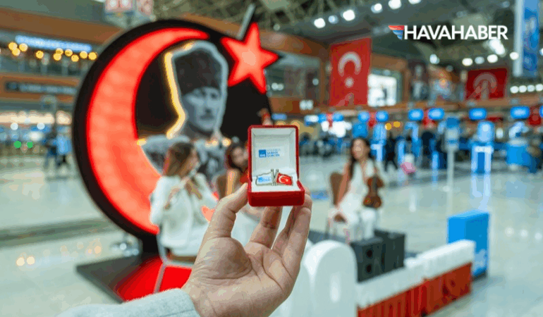 Cumhuriyet’in 102. yaşı Sabiha Gökçen Havalimanı’nda coşkuyla kutlandı