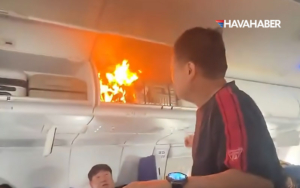 Uçakta-PowerBank-şoku!-Yolcular-Büyük-Tehlike-Atlattı-Şirketten-ilk-açıklama-geldi