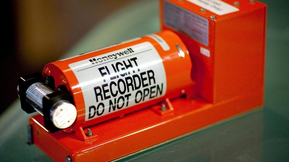 Kara Kutu Nedir, Ne İşe Yarar? Uçaklardaki Karakutu Uçak Kazasından Sonra Nasıl Bulunur?