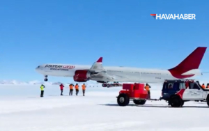 Antarktika’ya-tarihi-iniş--Airbus-A340-buz-pistine-teker-koydu