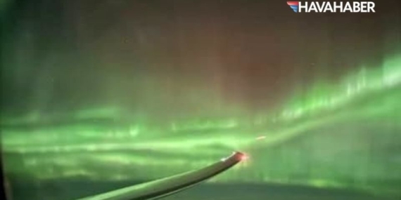 Boeing 777-9 Gösteri Öncesi Kuzey Işıklarıyla Buluştu: Grönland Semalarında Eşsiz An