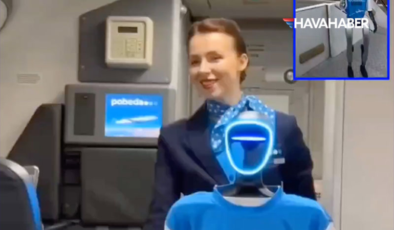 Dünyada Bir İlk: Robot Hostes Resmen Göreve Başladı!