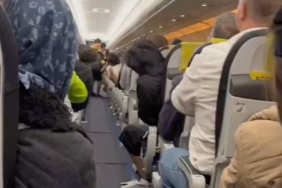 Gökyüzünde-Alev-Paniği!-Yolcunun-Kucağındaki-Bilgisayar-Bir-Anda-Yandı,-Kabini-Duman-Kapladı!