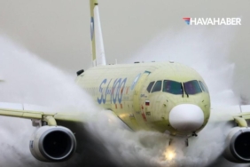 Rus Yolcu Uçağı Zorlu Testten Geçti Su Havuzunu Başarıyla Aştı