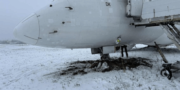 Vilnius Havalimanı’nda LOT Uçağı Taksi Yolundan Çıktı Pist Geçici Olarak Kapatıldı