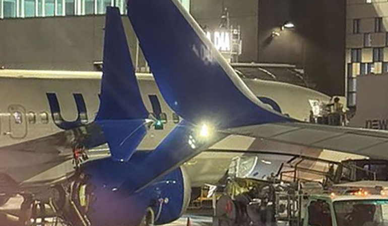 Houston’da Apron Karıştı! United’ın İki Devi Birbirine Girdi: Kalkış Öncesi “Kanat Kanada” Kaza!