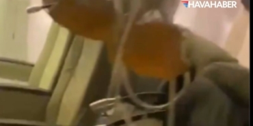 35 bin feet'te korku dolu anlar Oksijen maskeleri açıldı, acil iniş kararı alındı