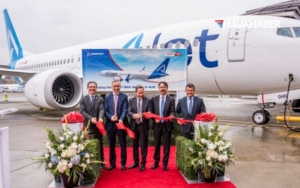 AJet Boeing uçak