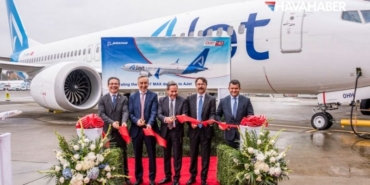 AJet Boeing uçak