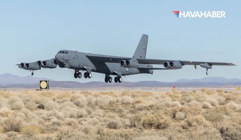 “Yaşlı Kurt” B-52’ye Savaş Uçağı Gözü Takıldı! Emeklilik Yok, Hedef 2050: İlk “Süper B-52” Teslim Edildi!