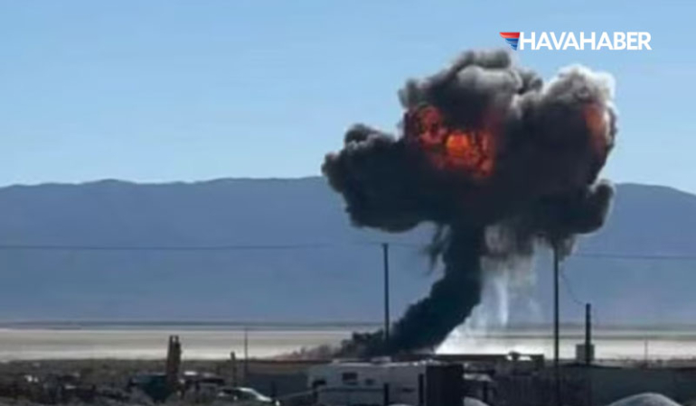 ABD Semalarında Şok! Dünyaca Ünlü Thunderbirds Ekibinin F-16’sı Çakıldı: Pilot Saniyelerle Kurtuldu!