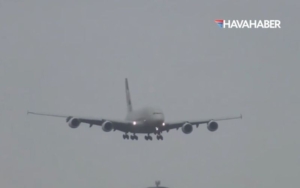 Kötü hava PSG’nin Bilbao inişini zorlaştırdı Uçak manevra yapmak zorunda kaldı