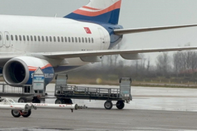 Sunexpress uçağı kuş sürüsüne çarptı