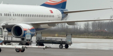 Sunexpress uçağı kuş sürüsüne çarptı