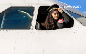 THY,-TUSAŞ-şehidi-Ekici'nin-kızının-pilot-koltuğuna-oturma-isteğini-yerine-getirdi-