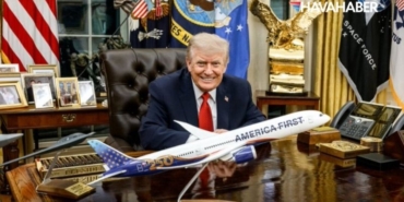 Trump'ın yeni vizyonu Oval Ofis'te ortaya çıktı Gövdesinde America First yazan uçakla poz verdi