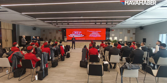 Hava-İş Sendikası yeni üyeleriyle bir araya geldi