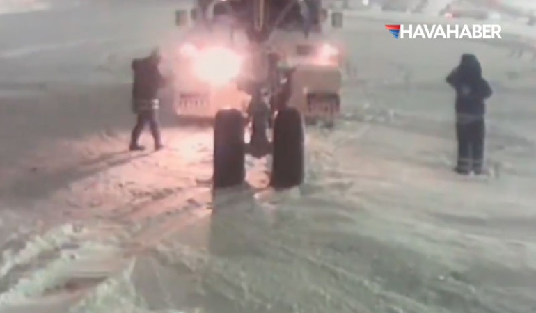 Japonya’da Kar Alarmı: New Chitose Havalimanı’nda 244 Uçuş İptal Edildi