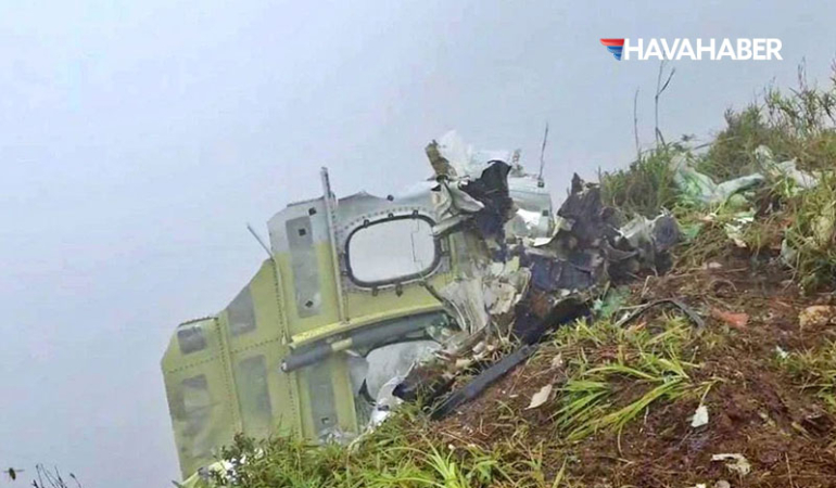 Acı haber geldi: Endonezya’da kaybolan uçağın enkazı Bulusaraung Dağı’nda bulundu!