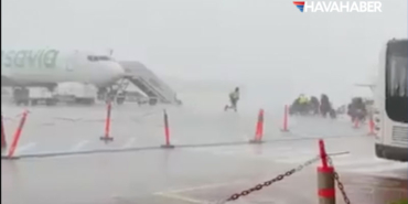 Fas'ı-vuran-'Marta'-fırtınası-havalimanını-birbirine-kattı