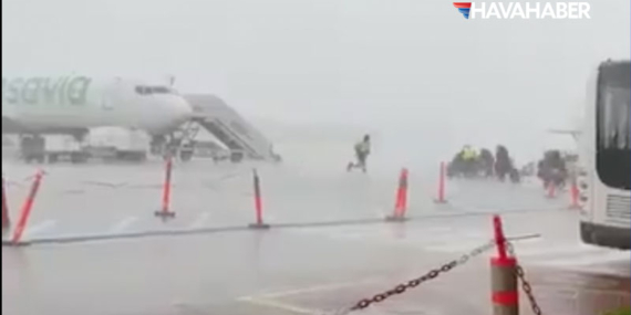 Fas’ı vuran “Marta” fırtınası havalimanını birbirine kattı